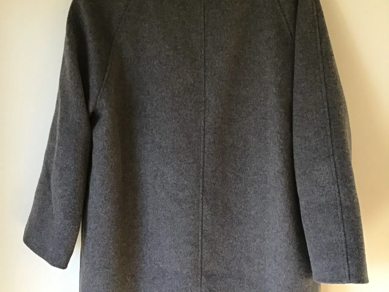 Billede 4 - Uldfrakke i grå med knapper