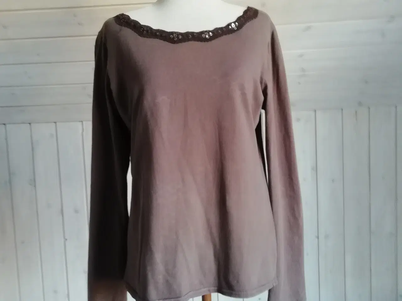 Billede 5 - Bluse med palietter