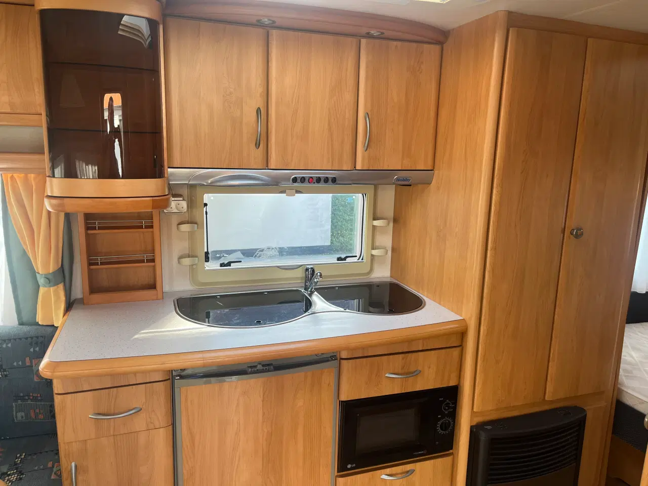 Billede 4 - Flot og velholdt campingvogn.