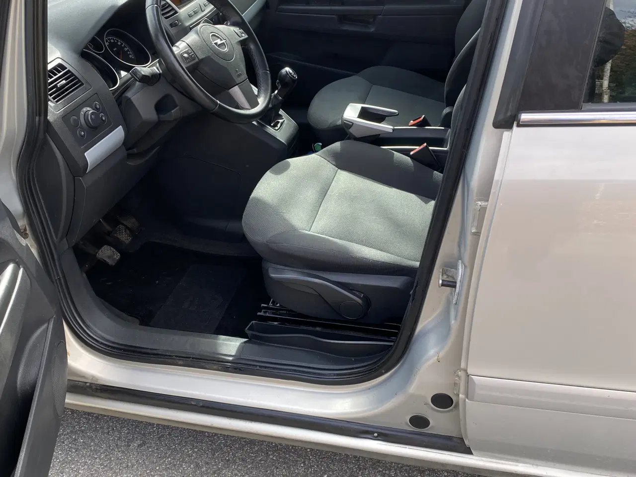 Billede 10 - Velholdt Opel Zafira 