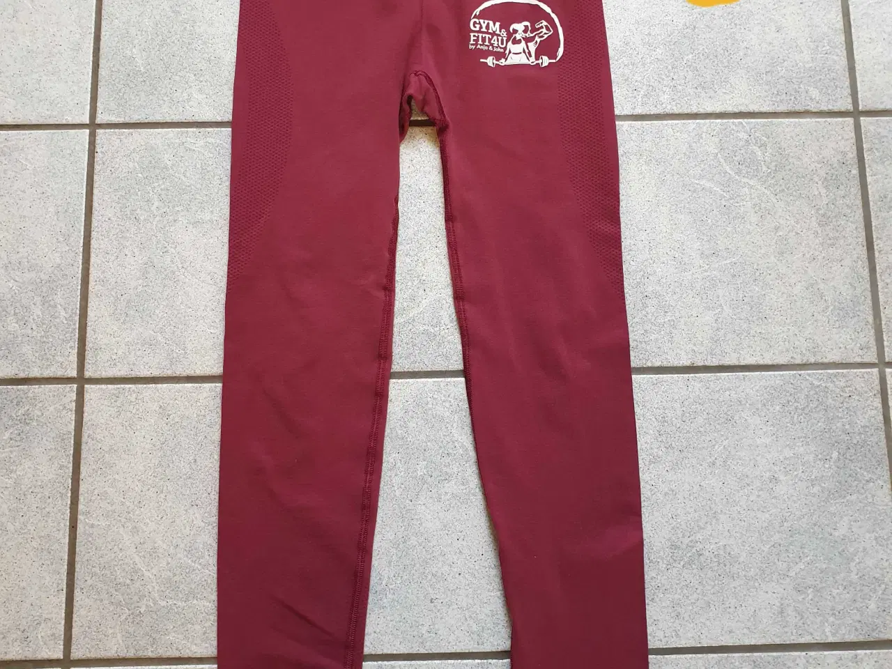 Billede 7 - Blande træningstøj str S-M 