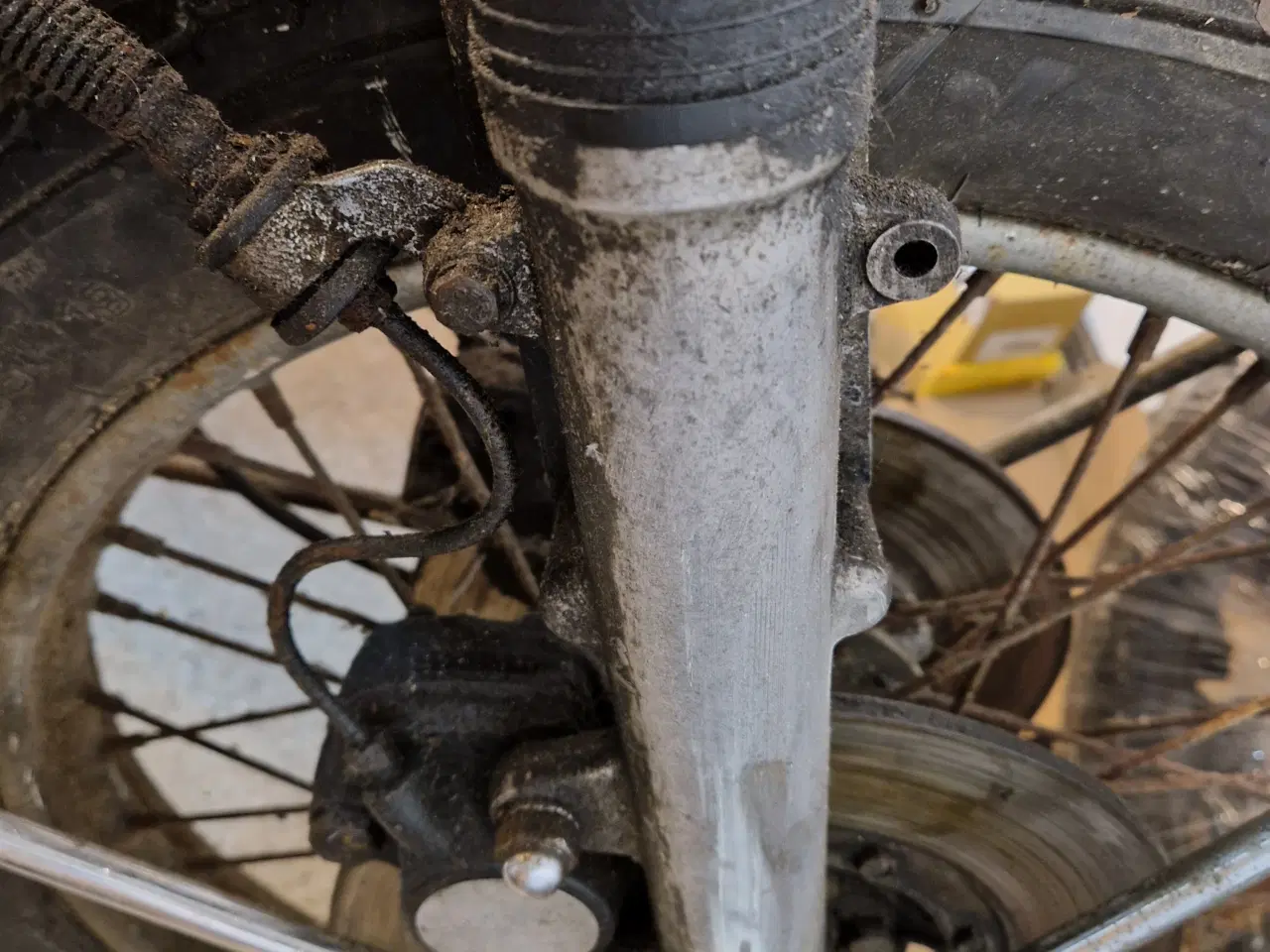 Billede 2 - Yamaha xs650 købes  forgaffel 1975