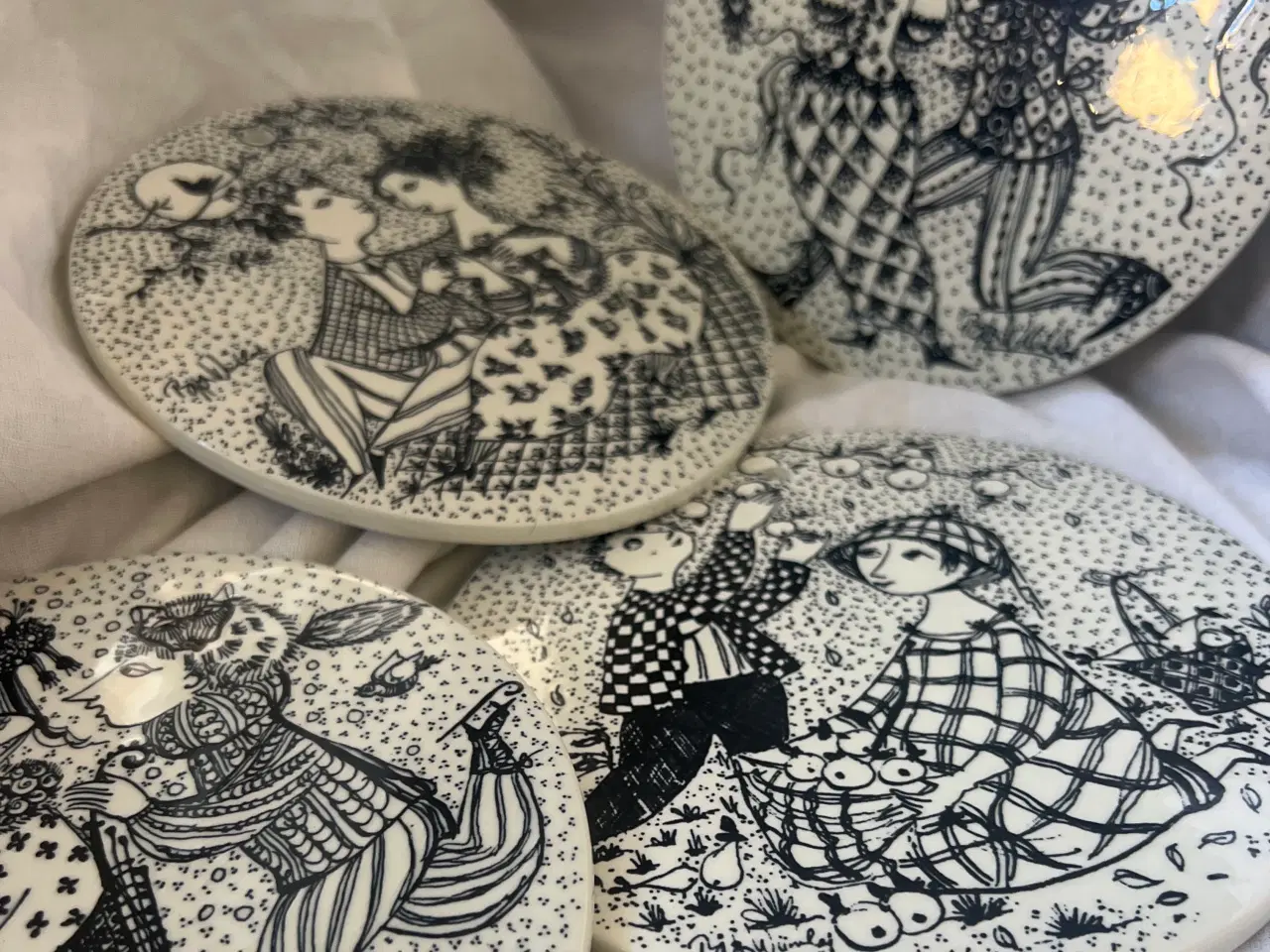 Billede 3 - Bjørnvinblad platter 
