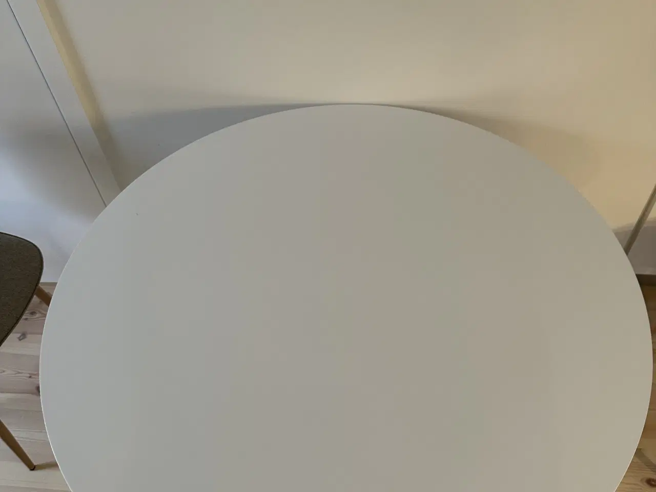 Billede 4 - Hvidt rundt spisebord