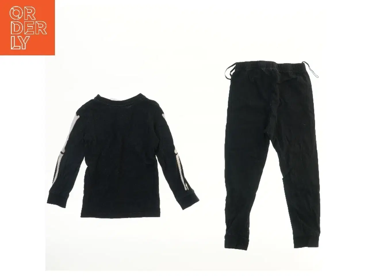 Billede 2 - Pyjamas med skeletprint fra H&M (str. 98)