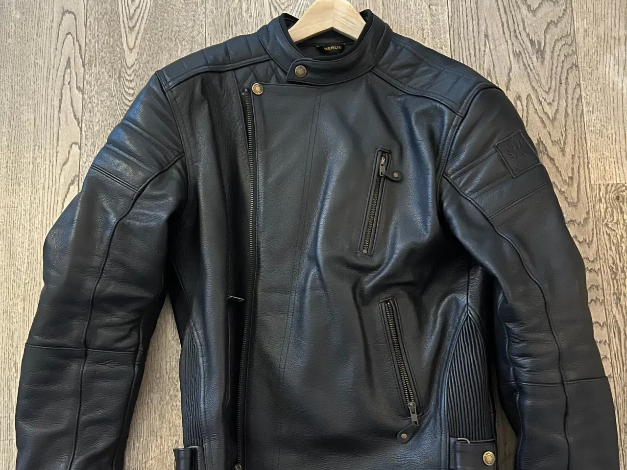 Billede 1 - Merlin Lichfield sort læder jakke 