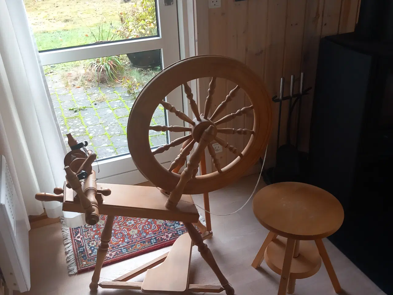 Billede 1 - Spinderok, skammel og karteflor