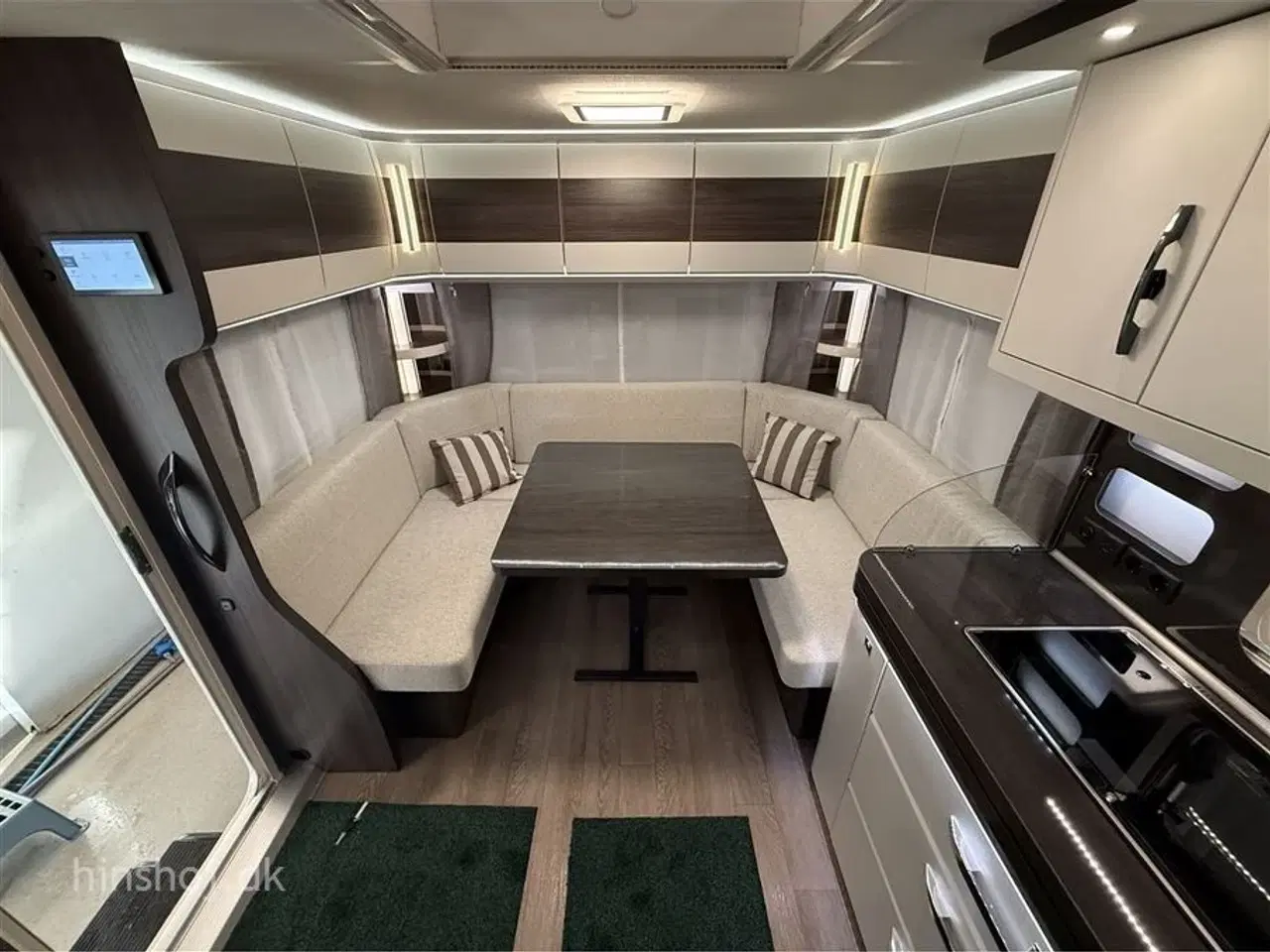 Billede 2 - 2026 - Hobby Prestige 720 UKFe   Hobby 720 UKFe med køjer og fransk dobbeltseng fra Hinshøj Caravan