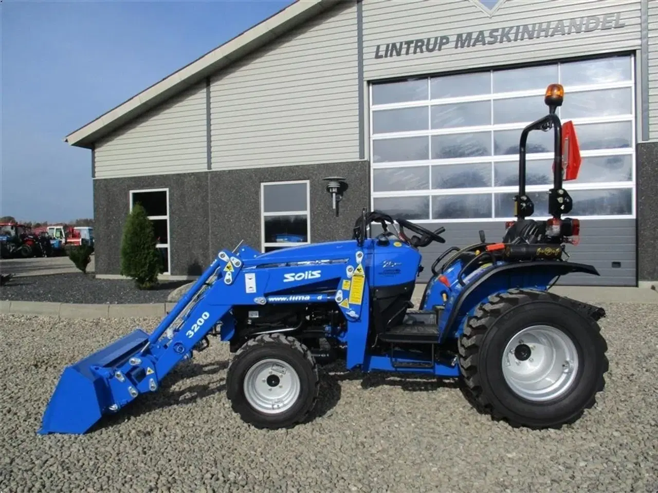 Billede 3 - Solis 26 6+2 gearmaskine med Servostyrring og fuldhydraulisk frontlæsser