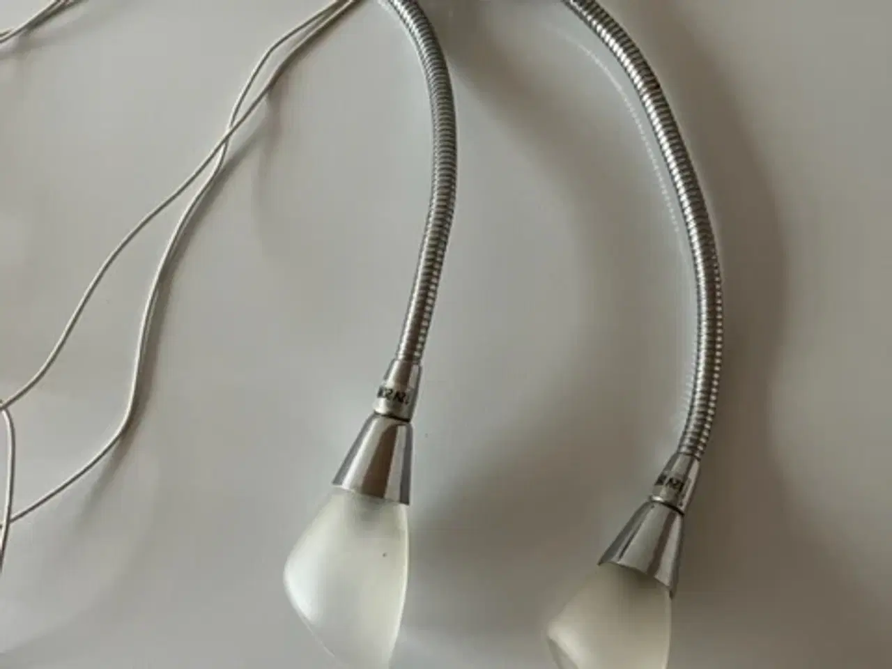 Billede 2 - 2 lamper til spejl