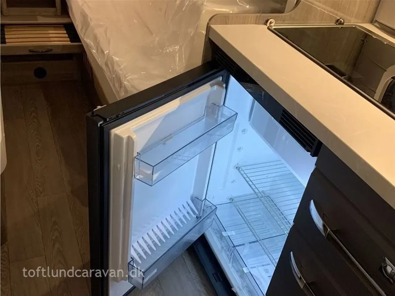 Billede 12 - 2025 - Hobby On Tour 460 DL aut. HOBBY forhandler. NY 2025 ENKELTSENGE m/lameludtræk. NU PÅ LAGER klar til omgående levering.