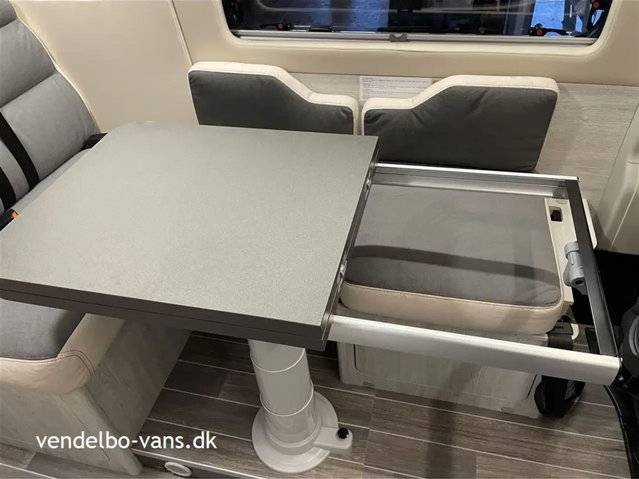 Billede 15 - 2025 - Rollerteam Livingstone Sport 7 Active   Van 5,99 m med 5. S. sele og sove pladser