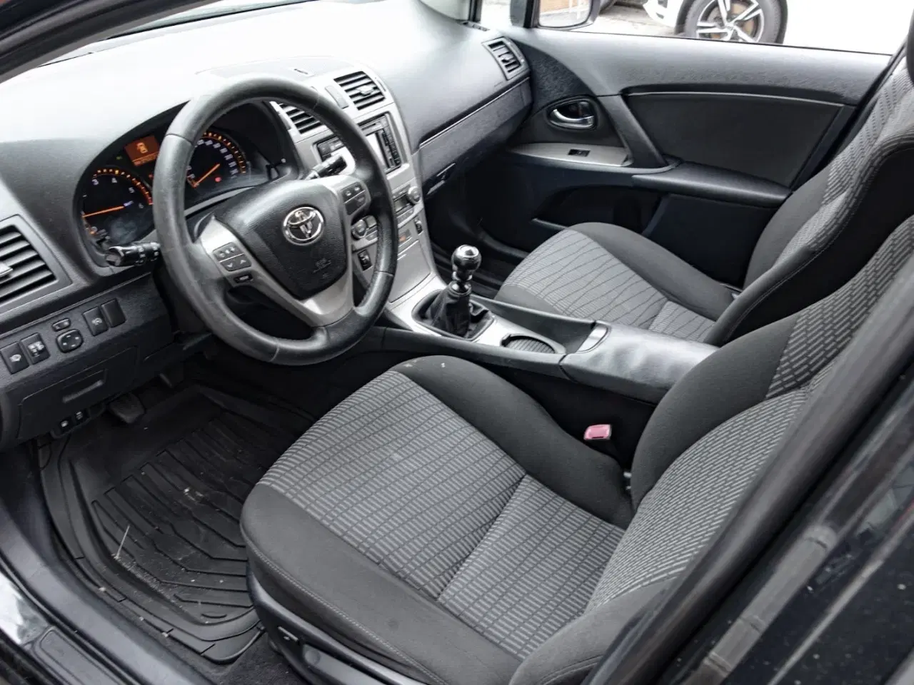 Billede 3 - Toyota Avensis 2,0 D-4D T1 stc.