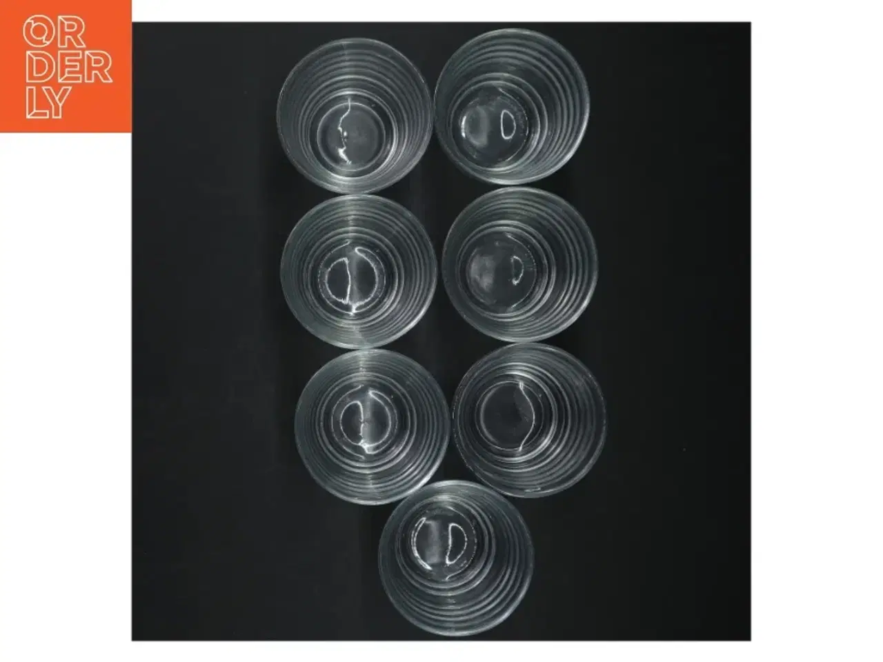 Billede 3 - Glas med rillet design (str. H 8,5 cm, ø 8,5 cm)