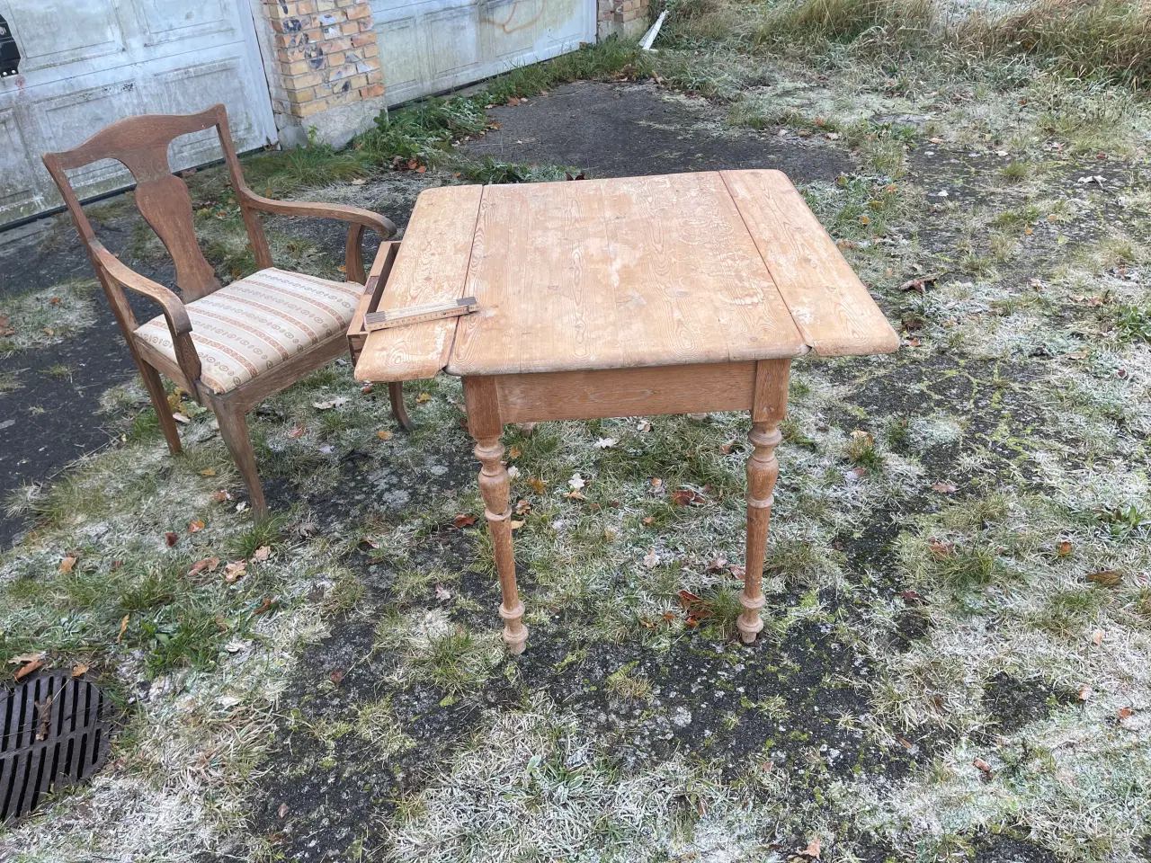 Billede 2 - Spisebord / skrivebord