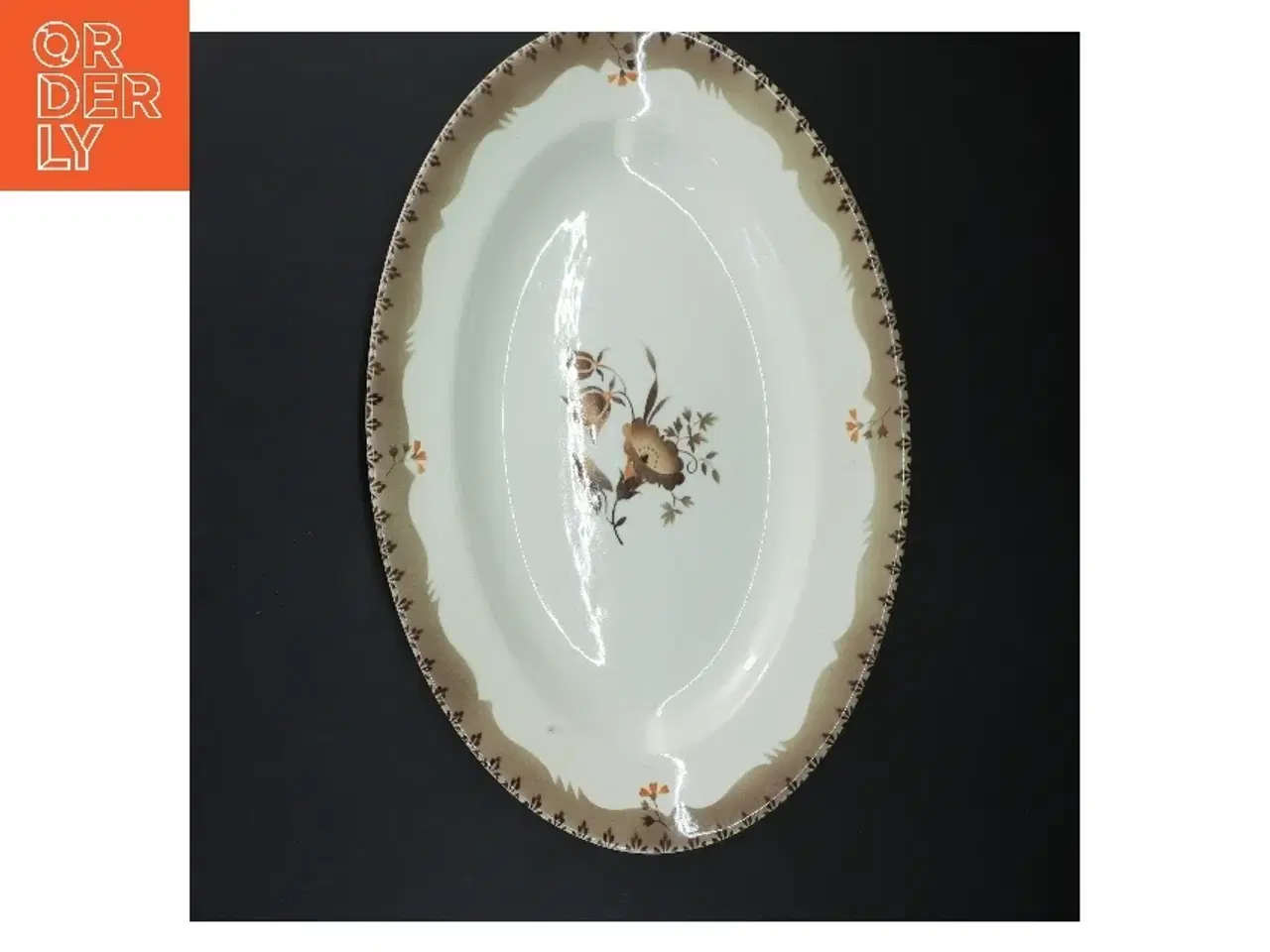 Billede 2 - Snerle Fajancefad fra Aluminia (str. 33x24 cm)