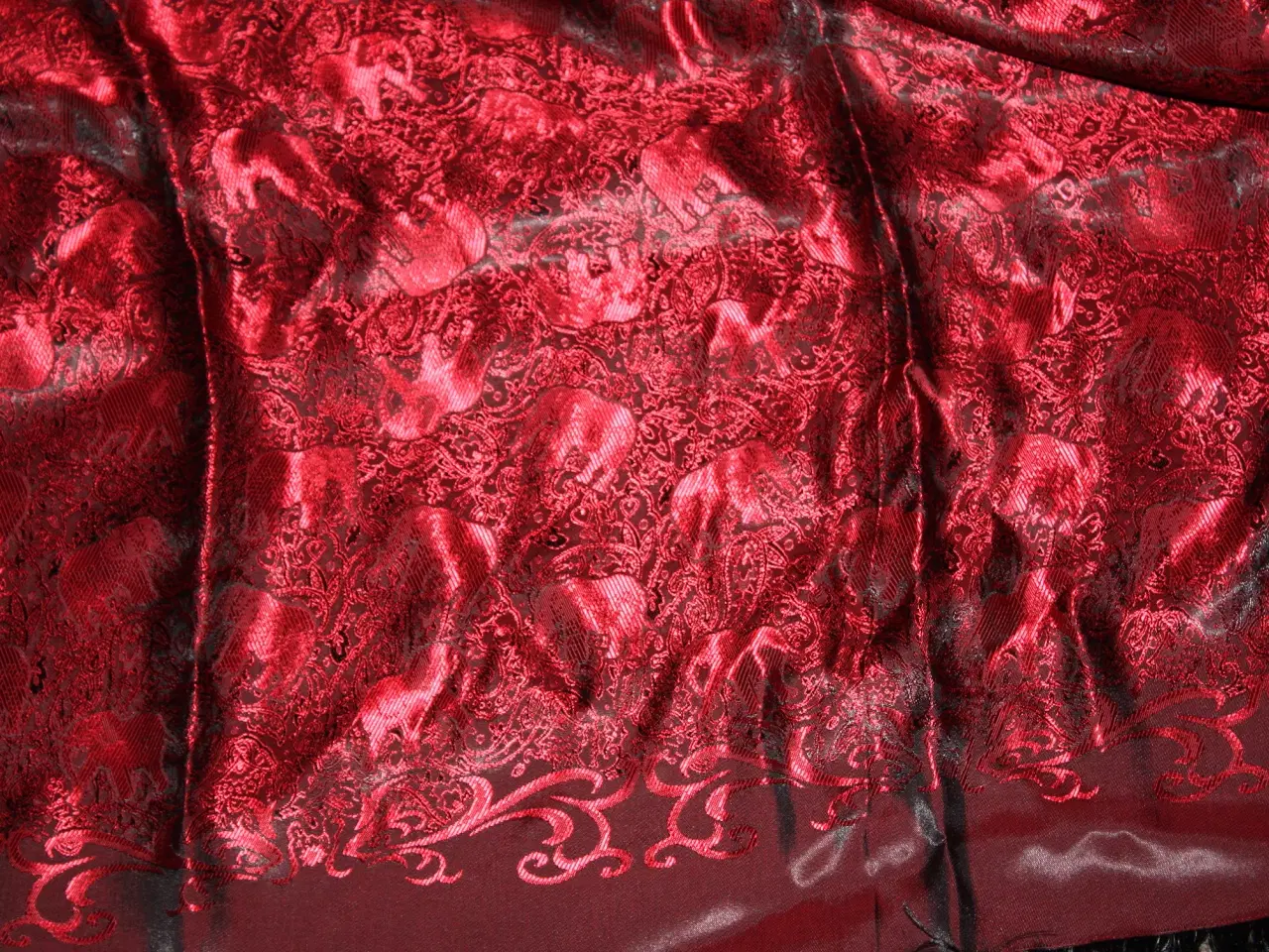 Billede 5 - Silke tørklæde med elefanter 176 cm x 67 cm