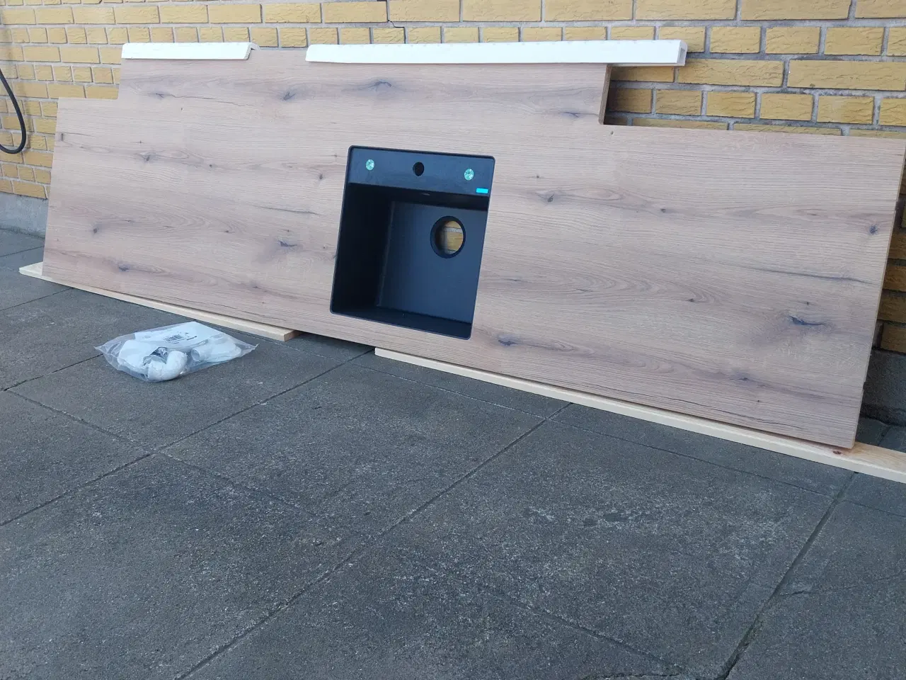 Billede 2 - Køkkenborplade i laminat med underlimet vask
