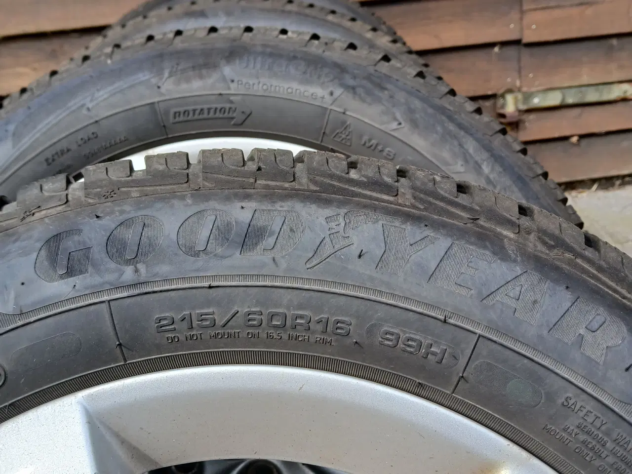 Billede 2 - Vinterdæk 215/60 R16