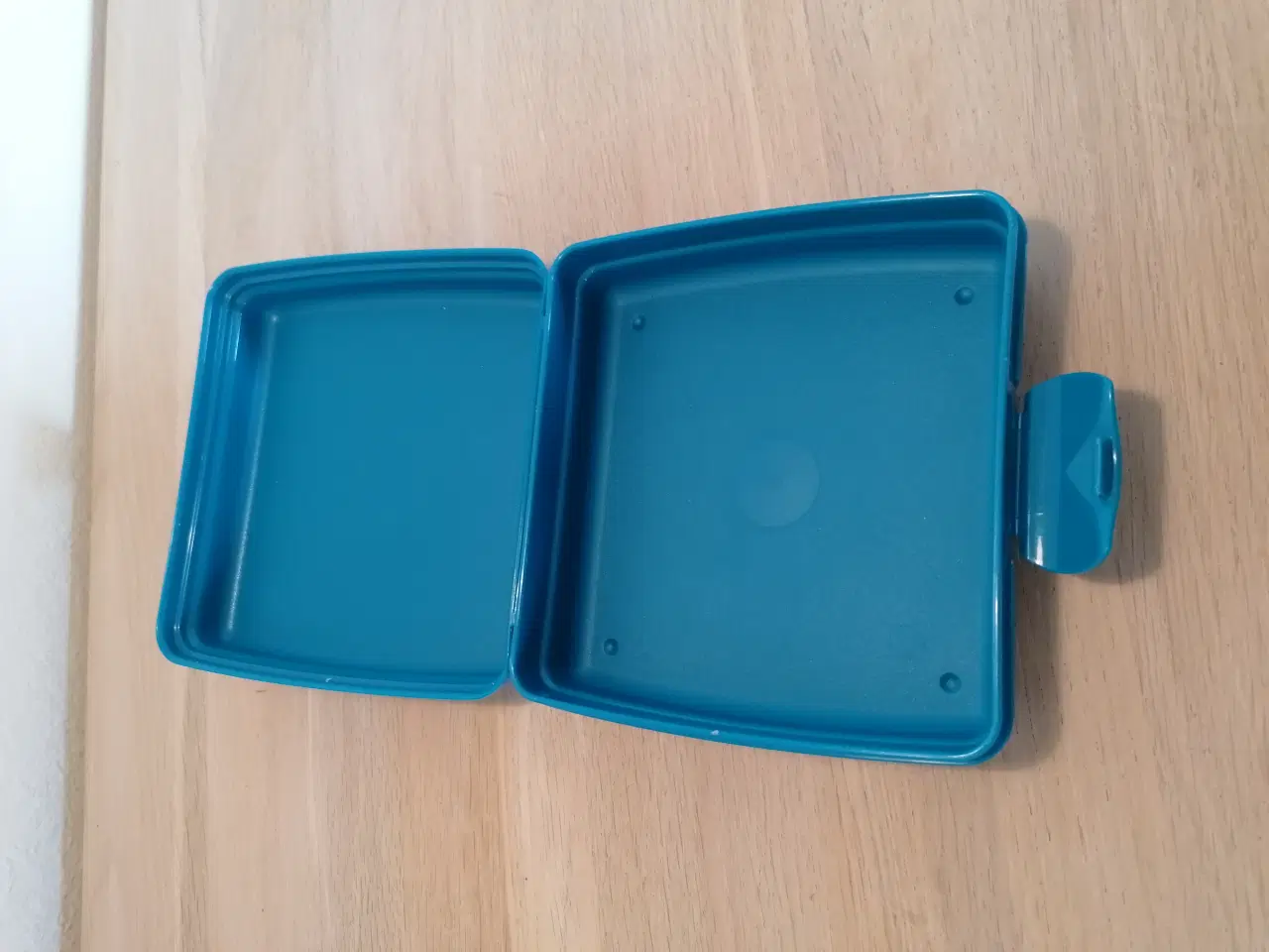 Billede 2 - Tupperware madkasse til barn