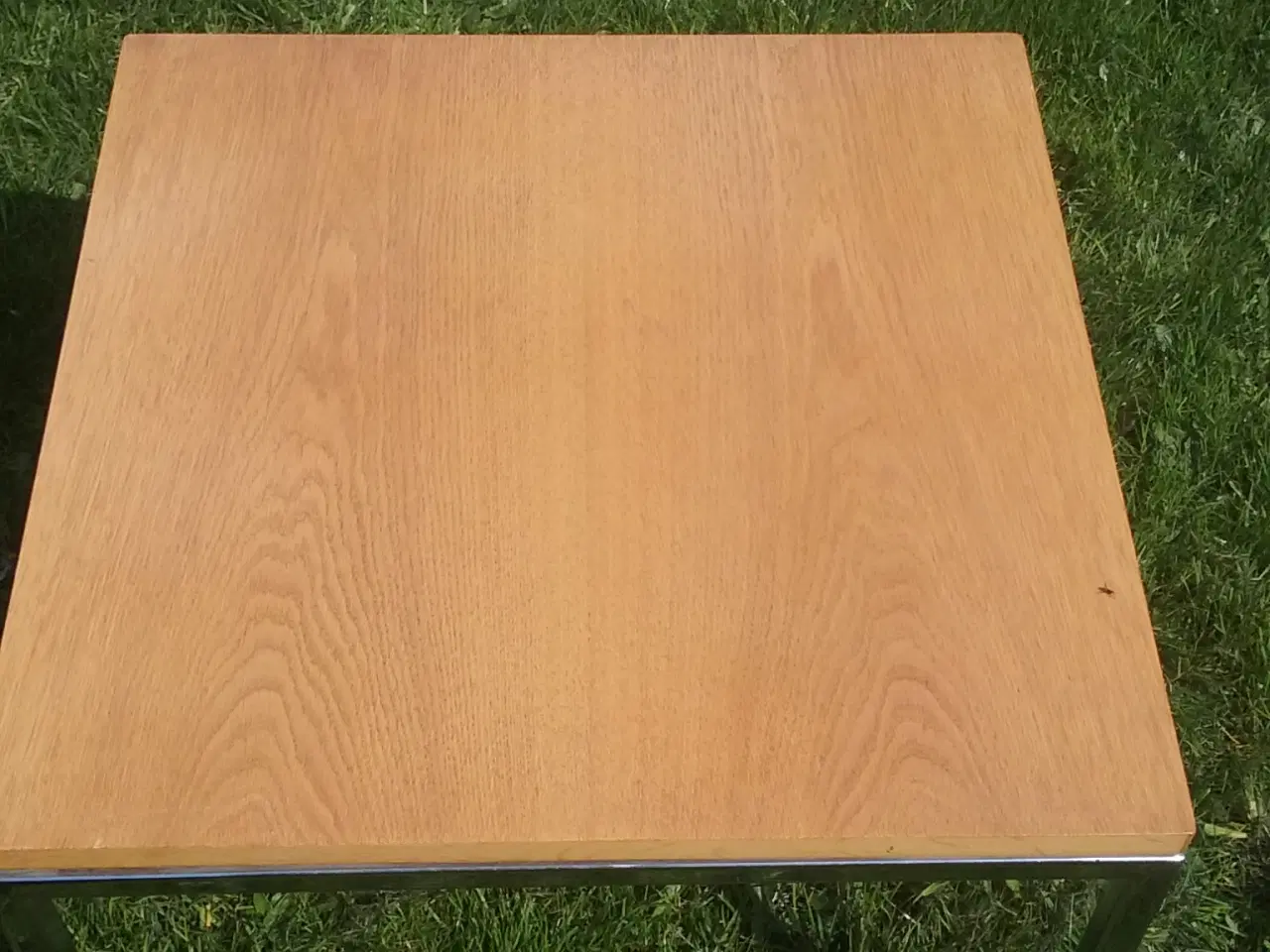 Billede 2 - Sidebord / lille sofabord - lyst træ / krom stel