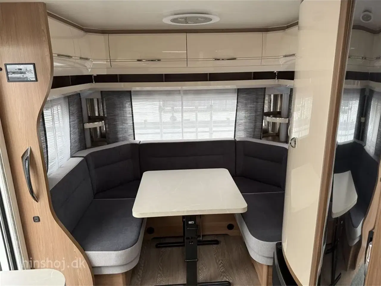 Billede 12 - 2022 - Hobby Excellent 540 UFF   Dejlig vogn med rundsidegruppe og fritstående dobbeltseng fra Hinshøj Caravan