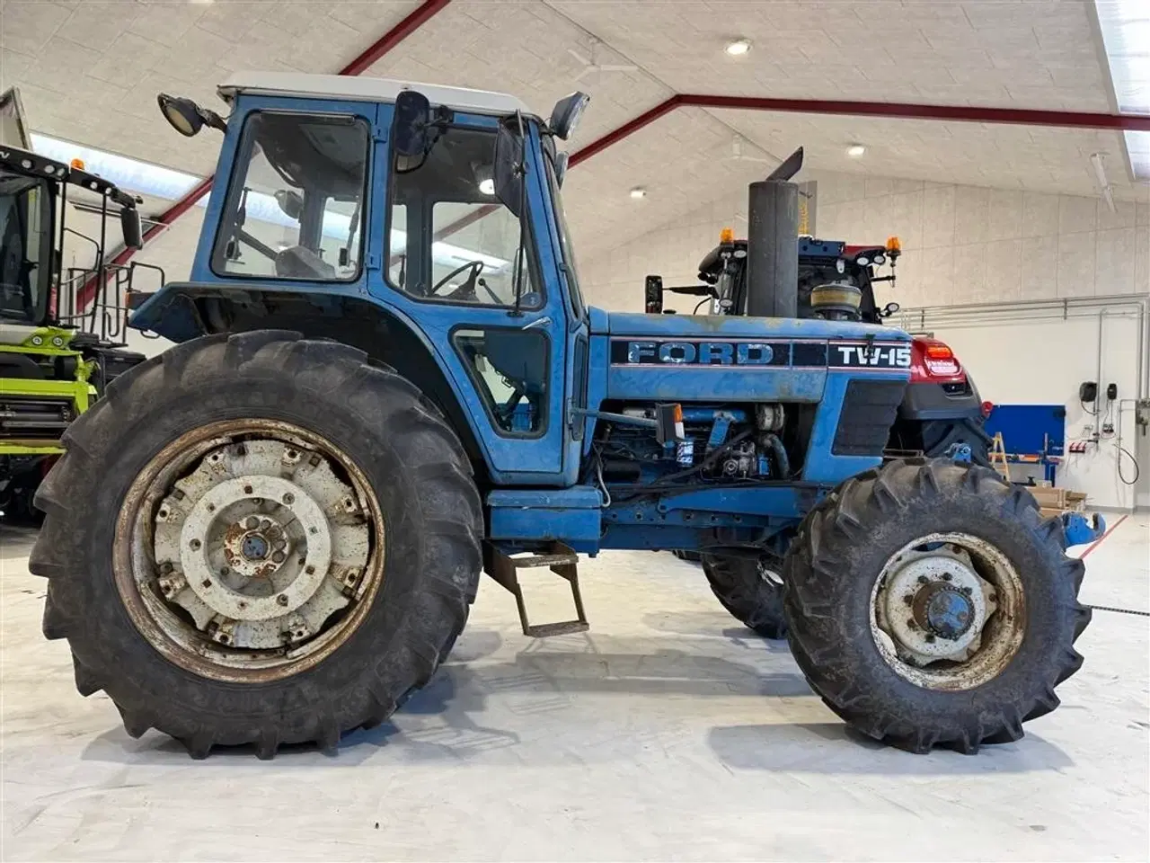 Billede 11 - Ford TW 15 MED NÆSTEN NYE DÆK!