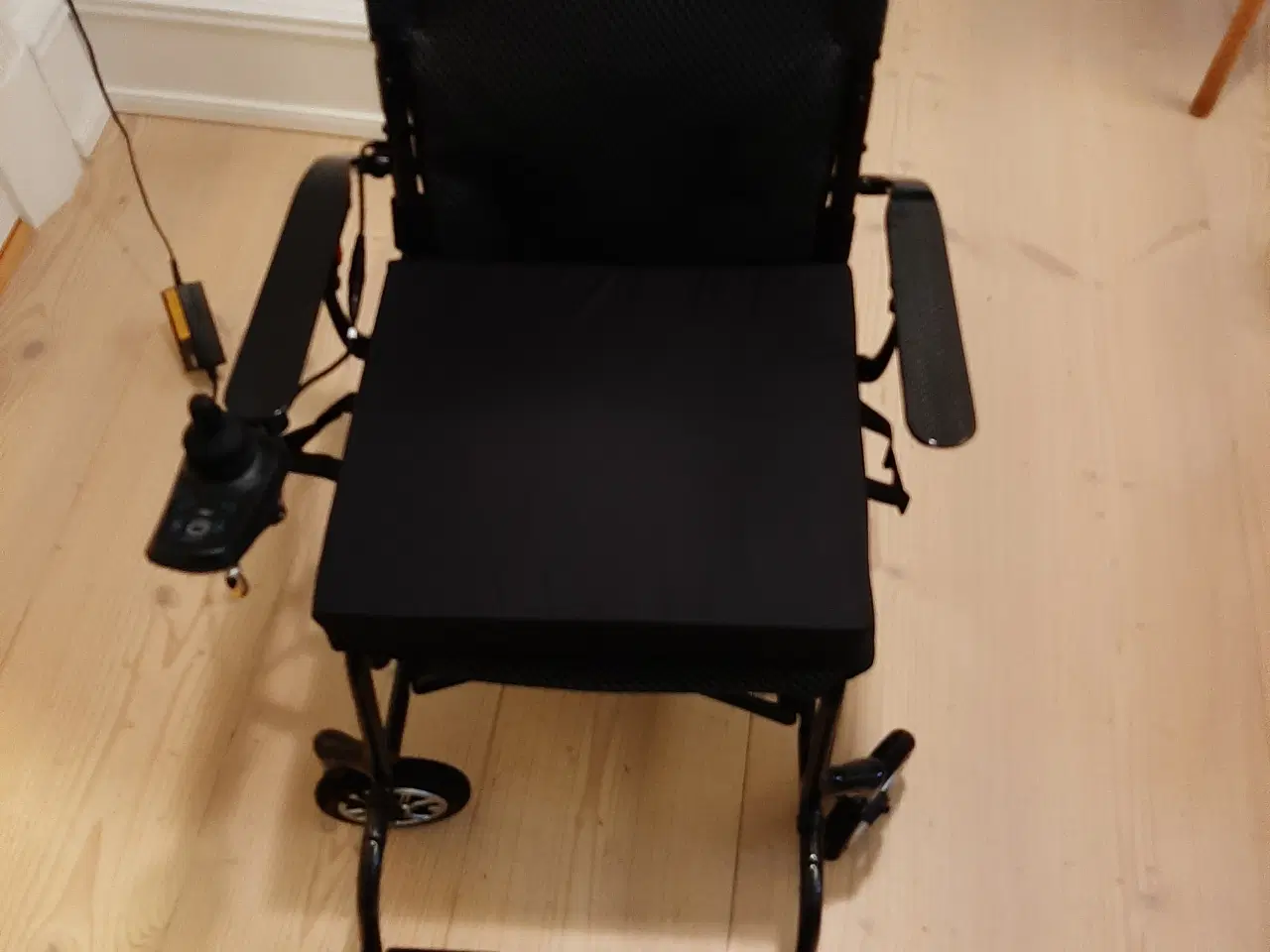 Billede 5 - Sit GO elektrisk kørestol maj 2025