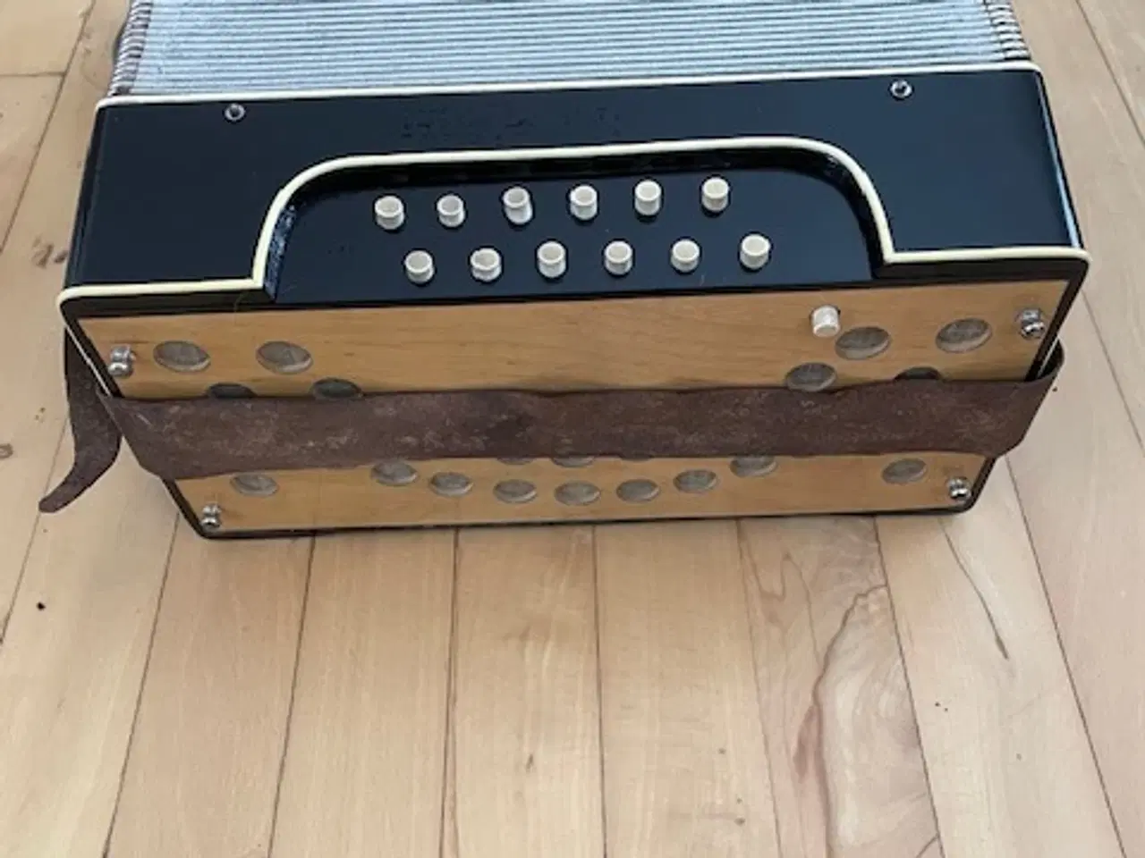 Billede 5 - Flot retro harmonika