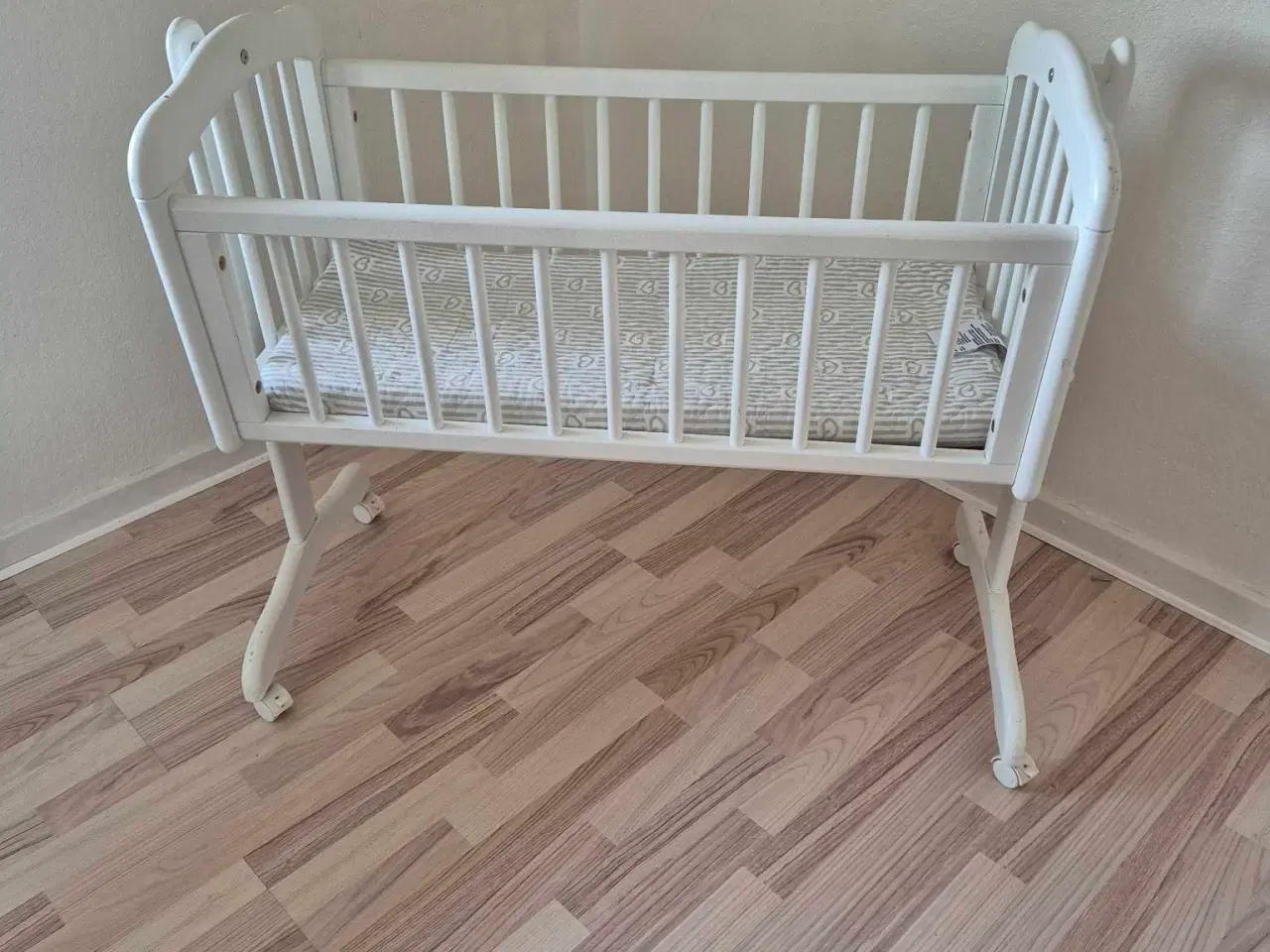 Billede 1 - Vugge m. madras