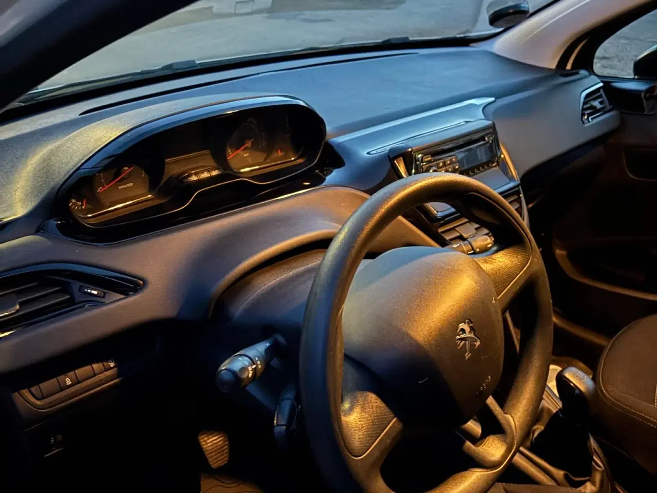 Billede 13 - Peugeot 208 5 dørs kun kørt 44.000 km