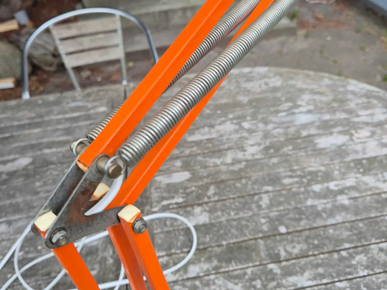 Billede 8 - Solid orange arkitektlampe i klassisk dansk design