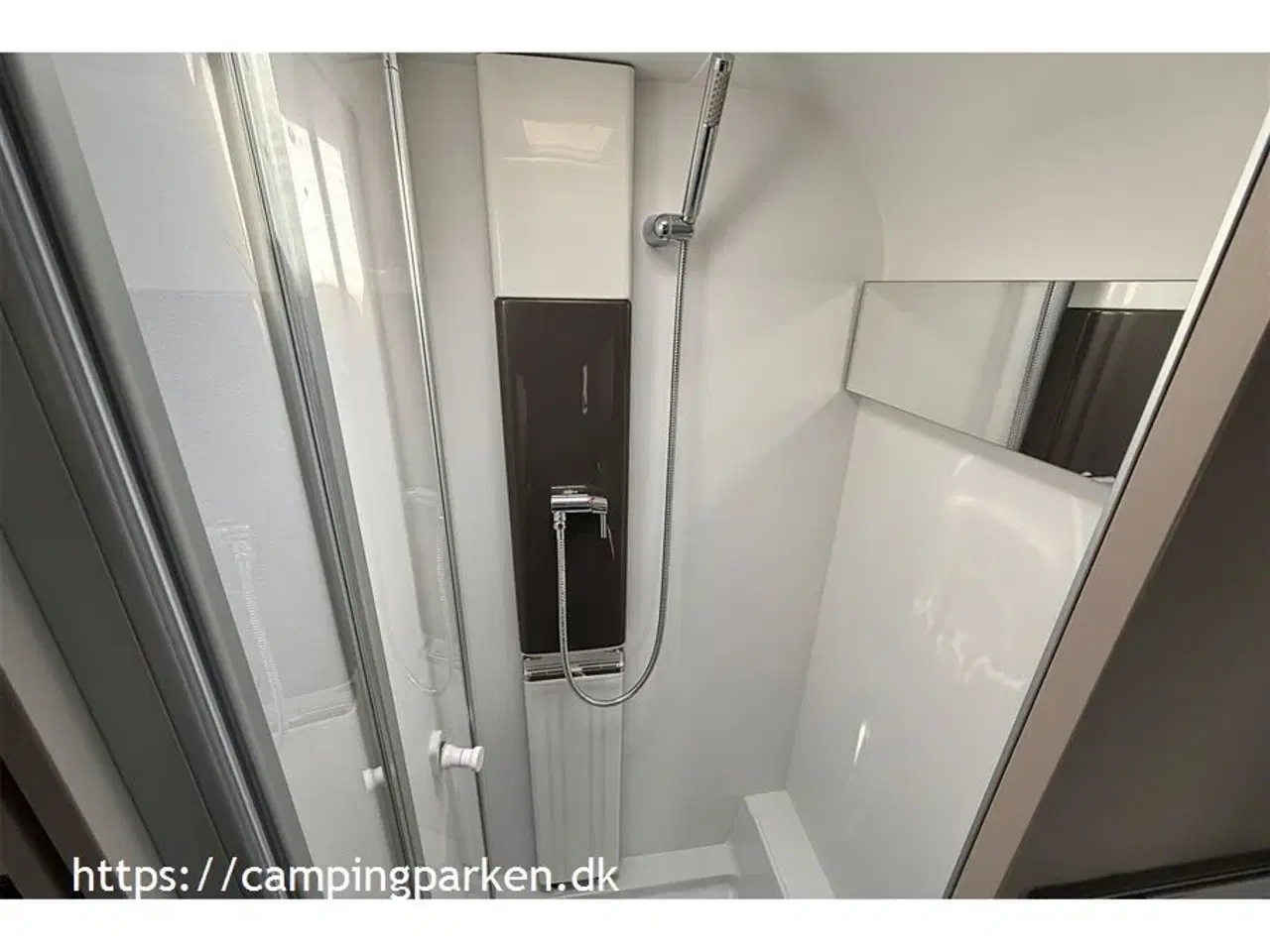 Billede 10 - 2023 - Adria Alpina 663 HT TWIN AXEL Alde Centralvarme   Lækker Adria Alpina 663 HT luksus helårsvogn med rigtig meget udstyr!