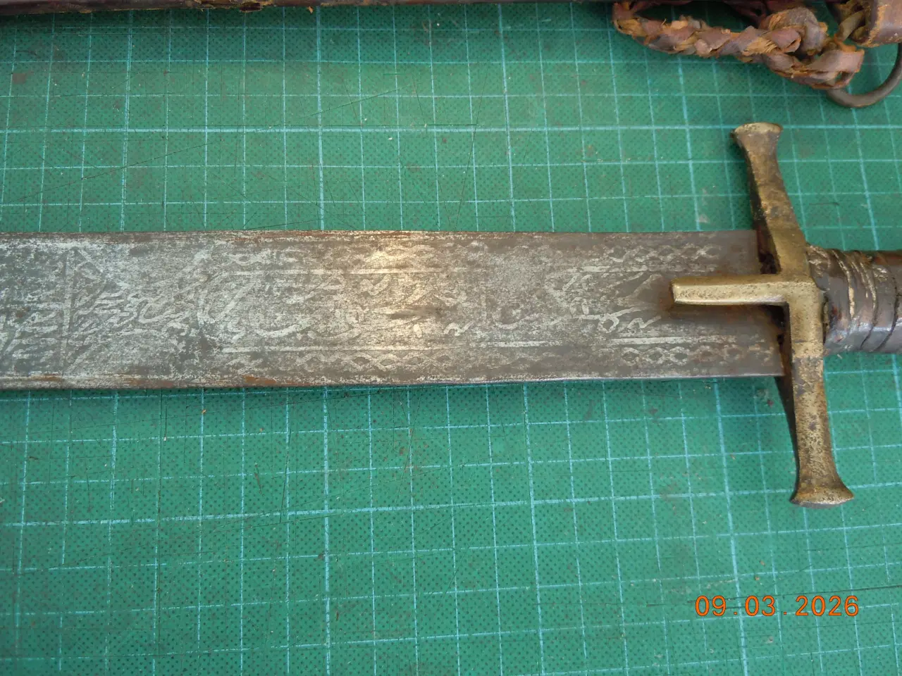 Billede 4 - Sværd, tveægget.  Kaskara med læderskede.