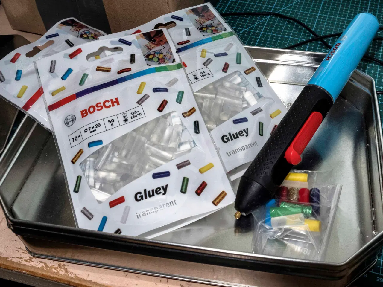 Billede 4 - Lim-Pen  Bosch Blå med oplader og oplad. batterier
