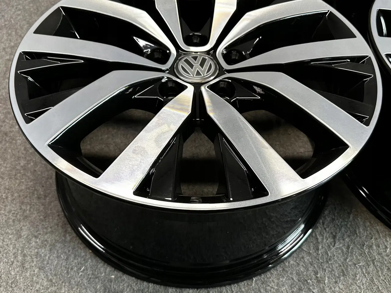 Billede 6 - VW T5 T6 MULTIVAN 7E 7E0 TOLUCA 18' 8.0" x 18"