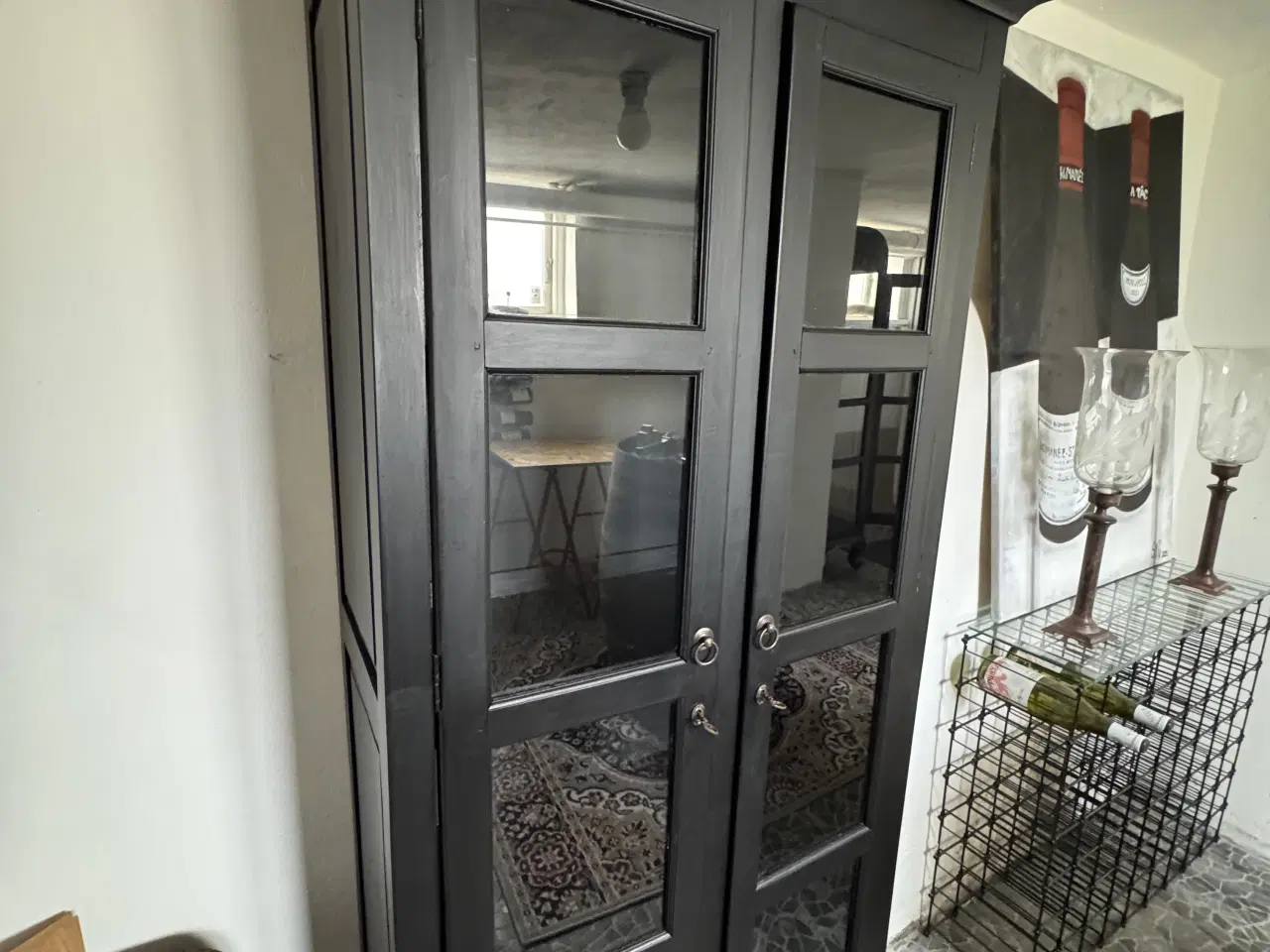 Billede 2 - Sort bejdset vitrineskab