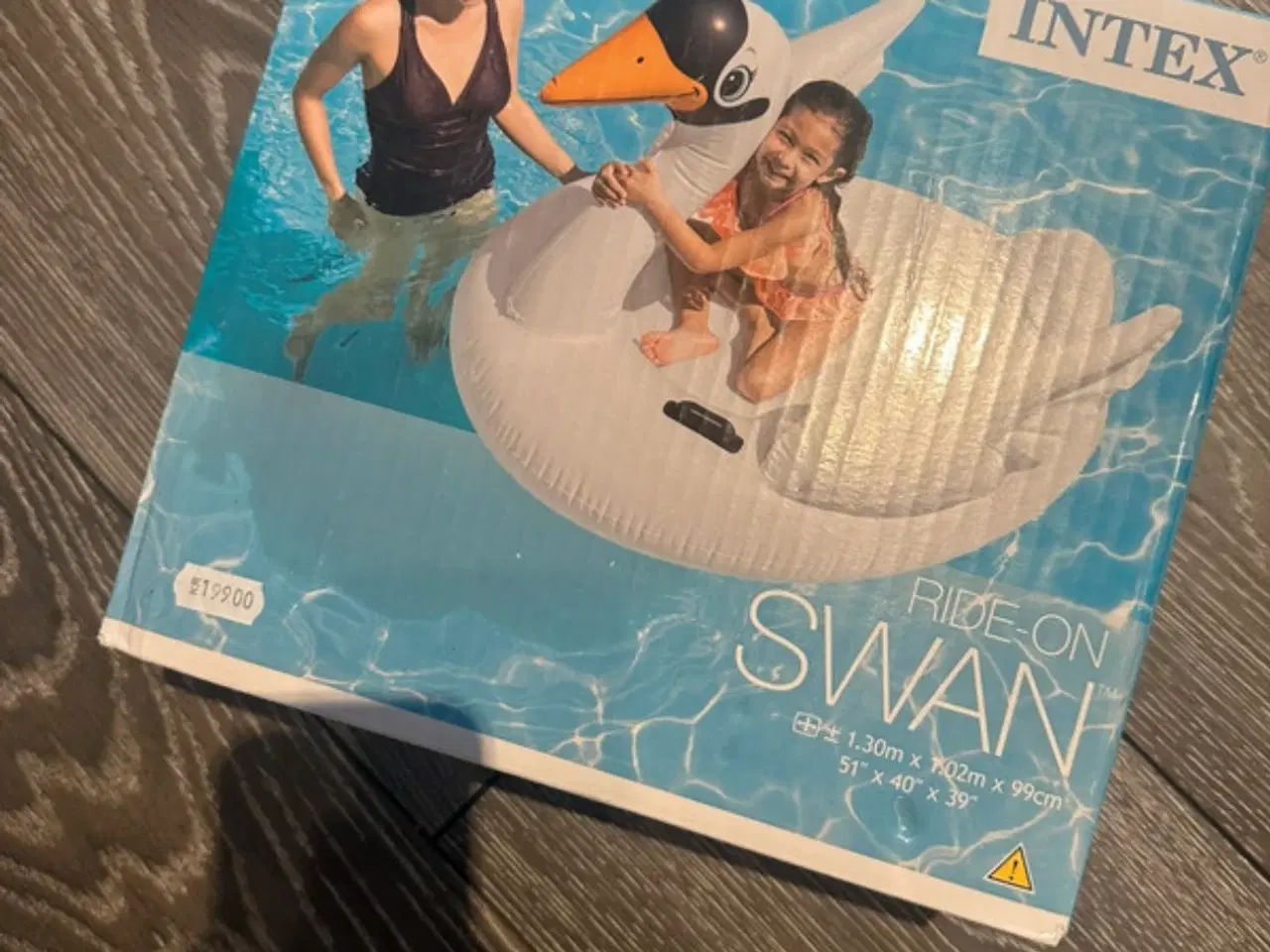 Billede 1 - Danmarks national fugl svanen nu som badedyr