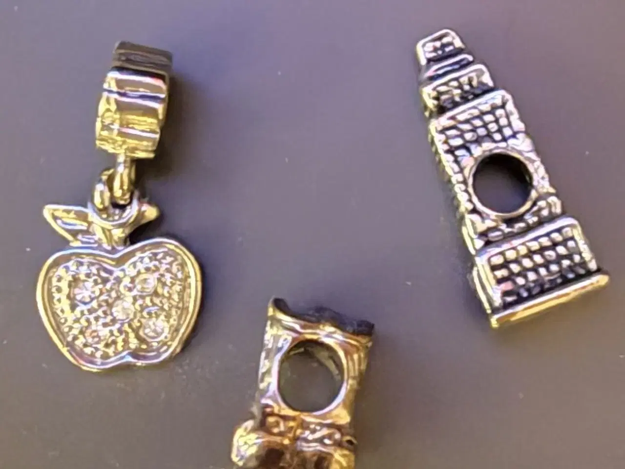 Billede 3 - 3 vedhæng med Western-tema