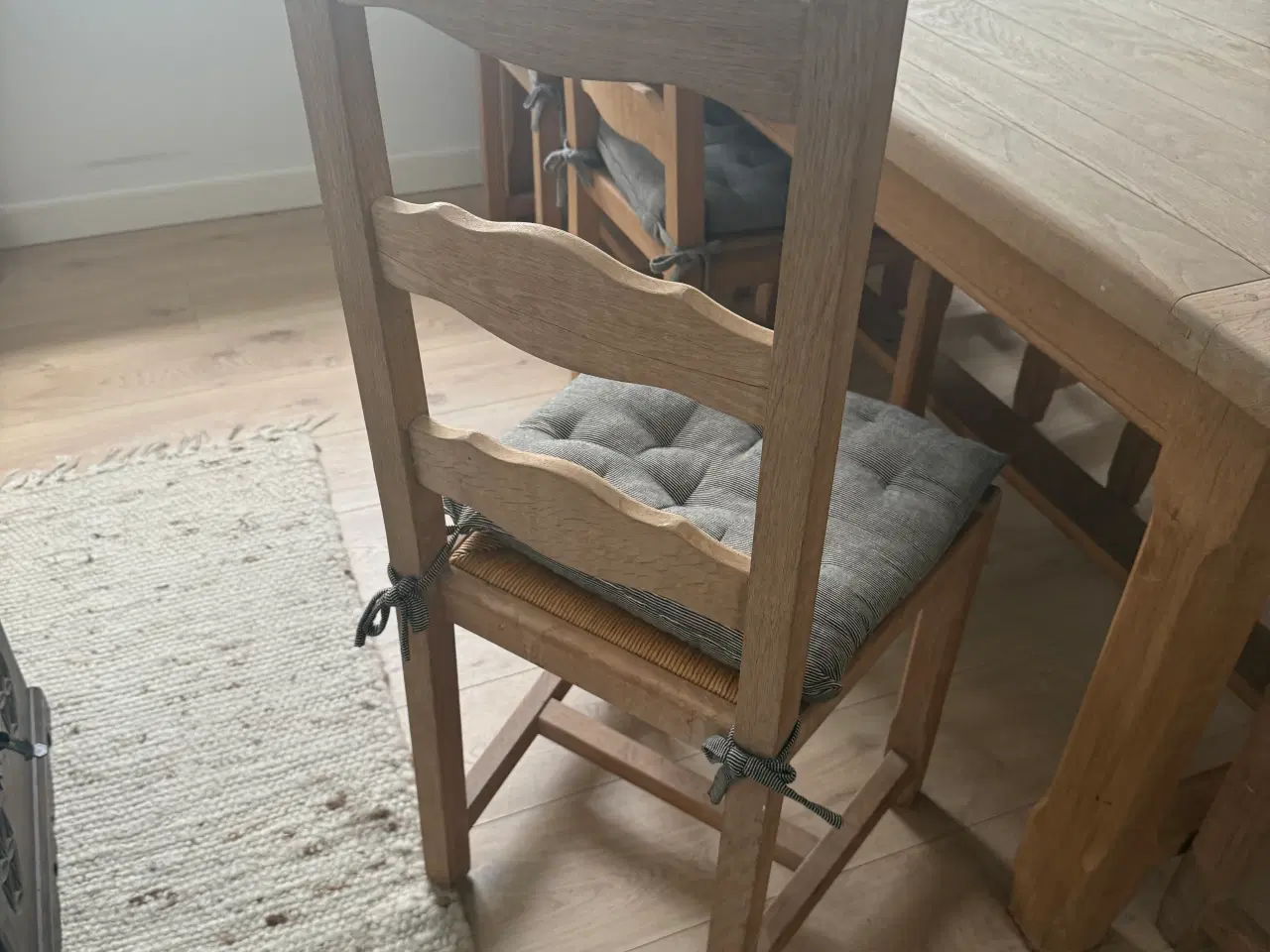 Billede 6 - Spisebord i massiv Eg