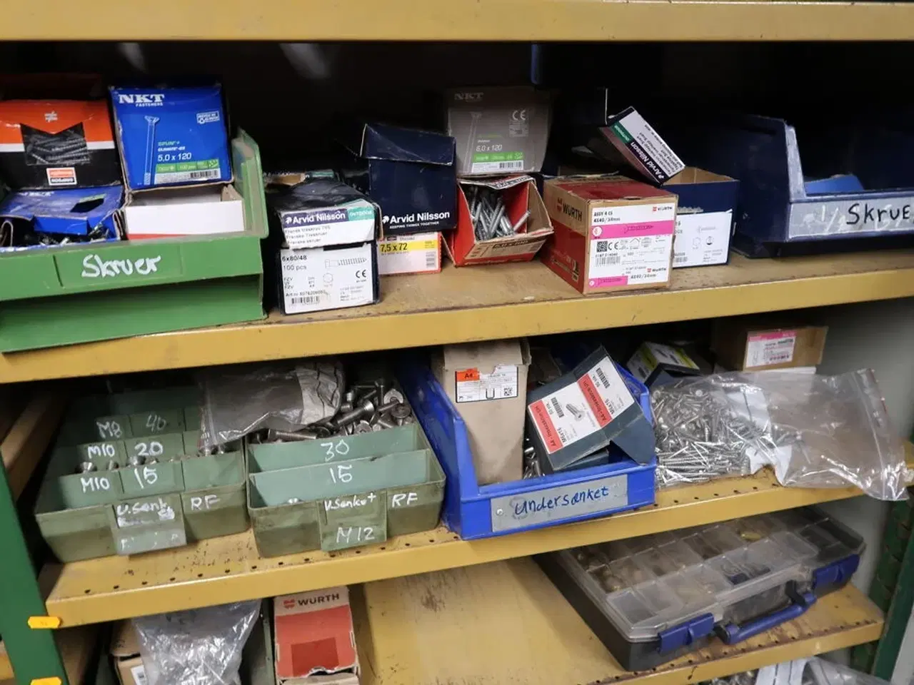 Billede 9 - 2 fag lagerreoler med div. Bolte (svejseslanger medfølger ikke)