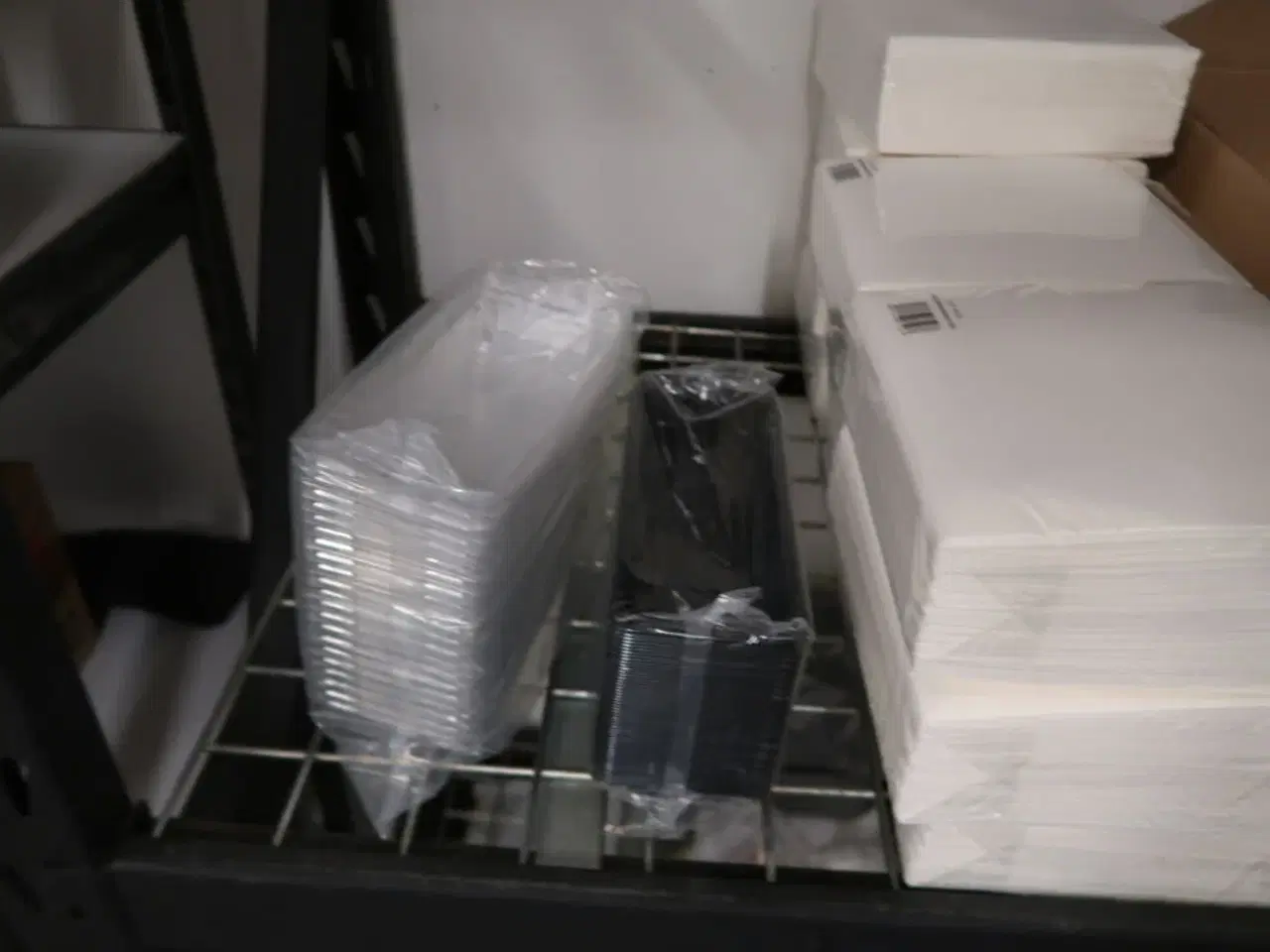 Billede 8 - Stort parti emballage - tøm 2 hylder
