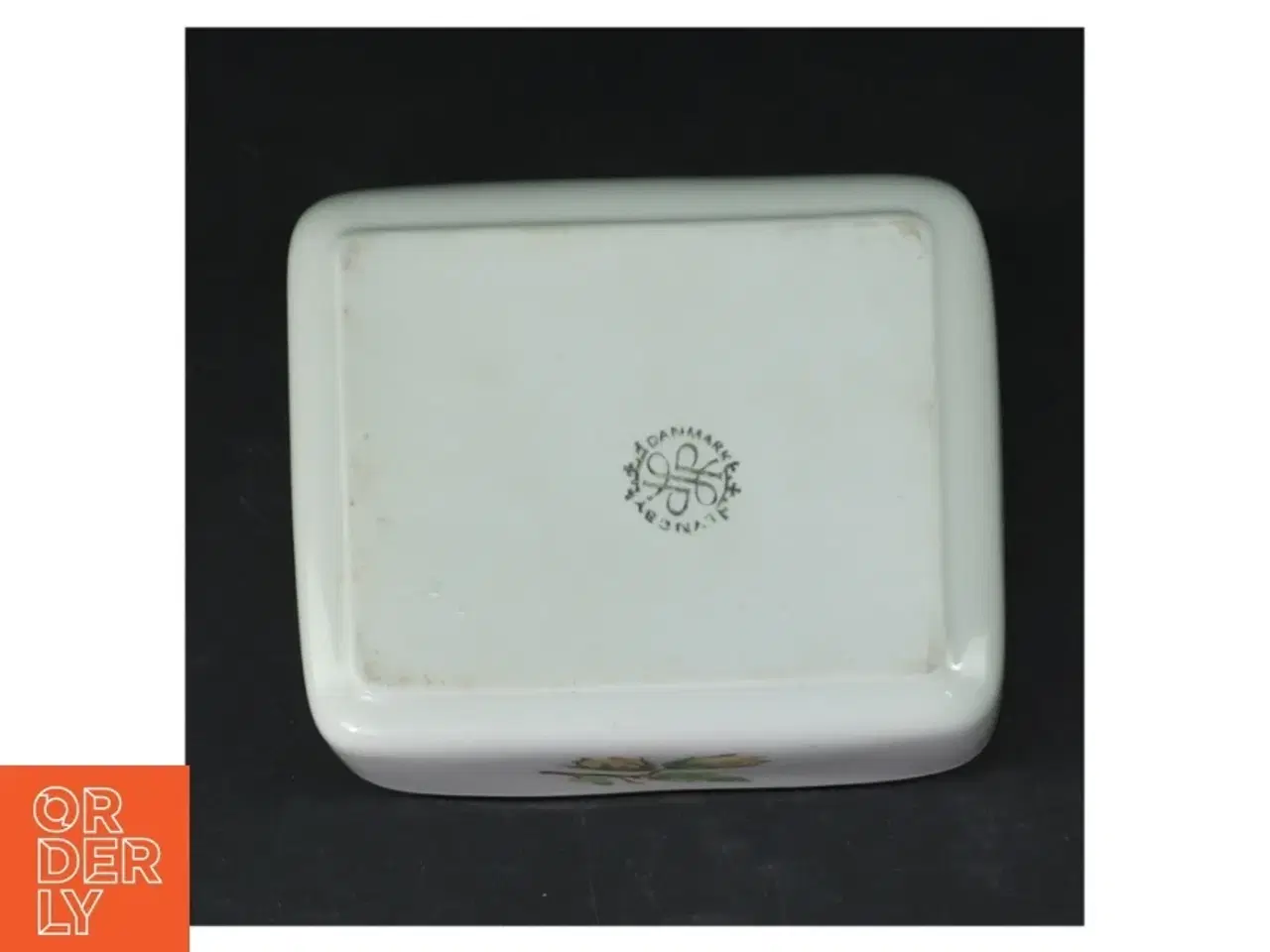 Billede 4 - Porcelænsdåse med låg fra Lyngby (str. 12x10 cm)