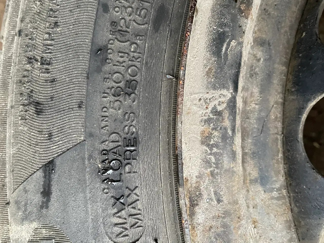 Billede 2 - Dæk med stålfælge 185/65 R15 4 Stk. 