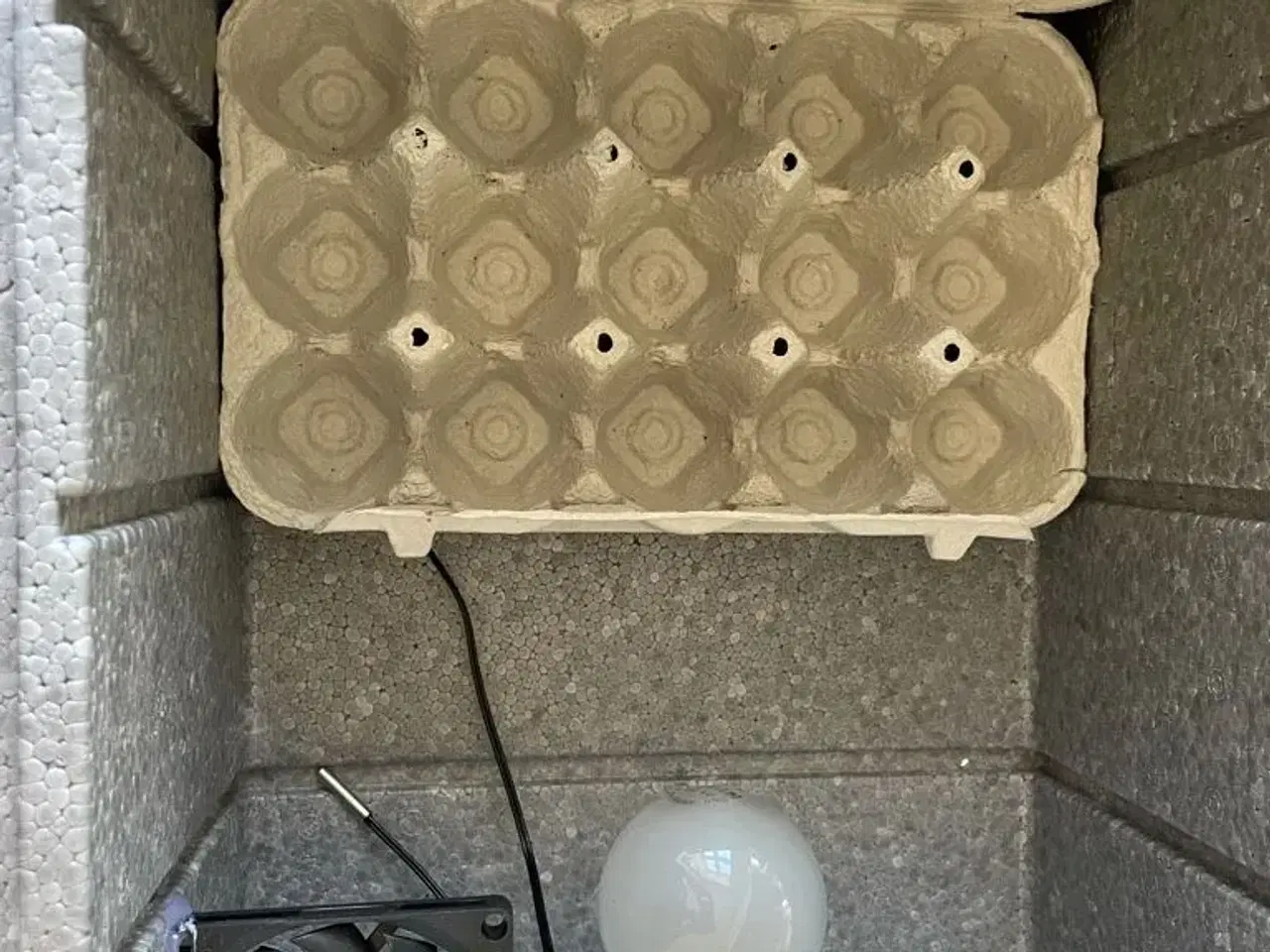 Billede 2 - Fix lille rugemaskine til 15 æg