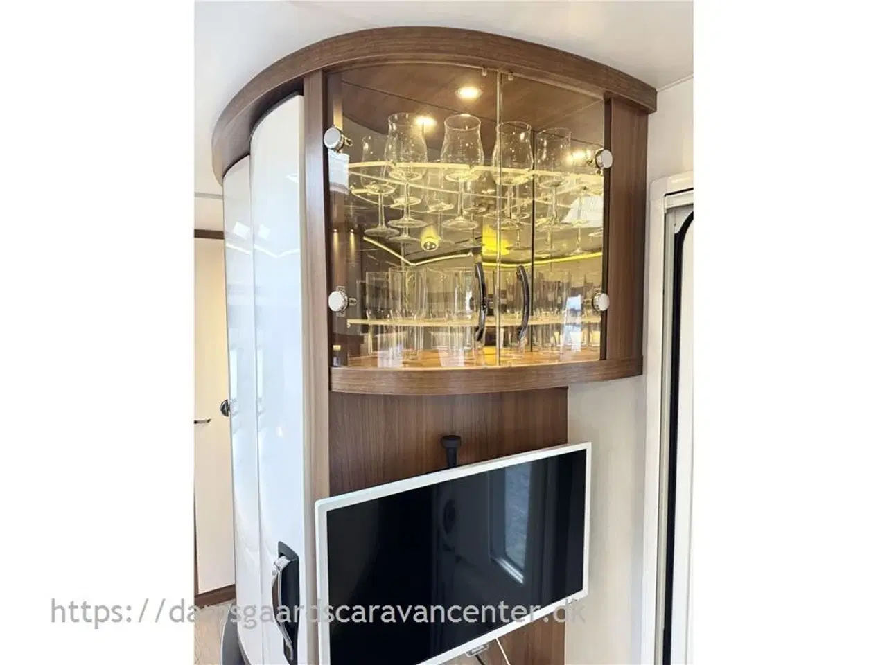 Billede 9 - 2016 - Hobby Excellent 560 CFe   Dobbeltseng-Gulvtemp.-Mover-Telt