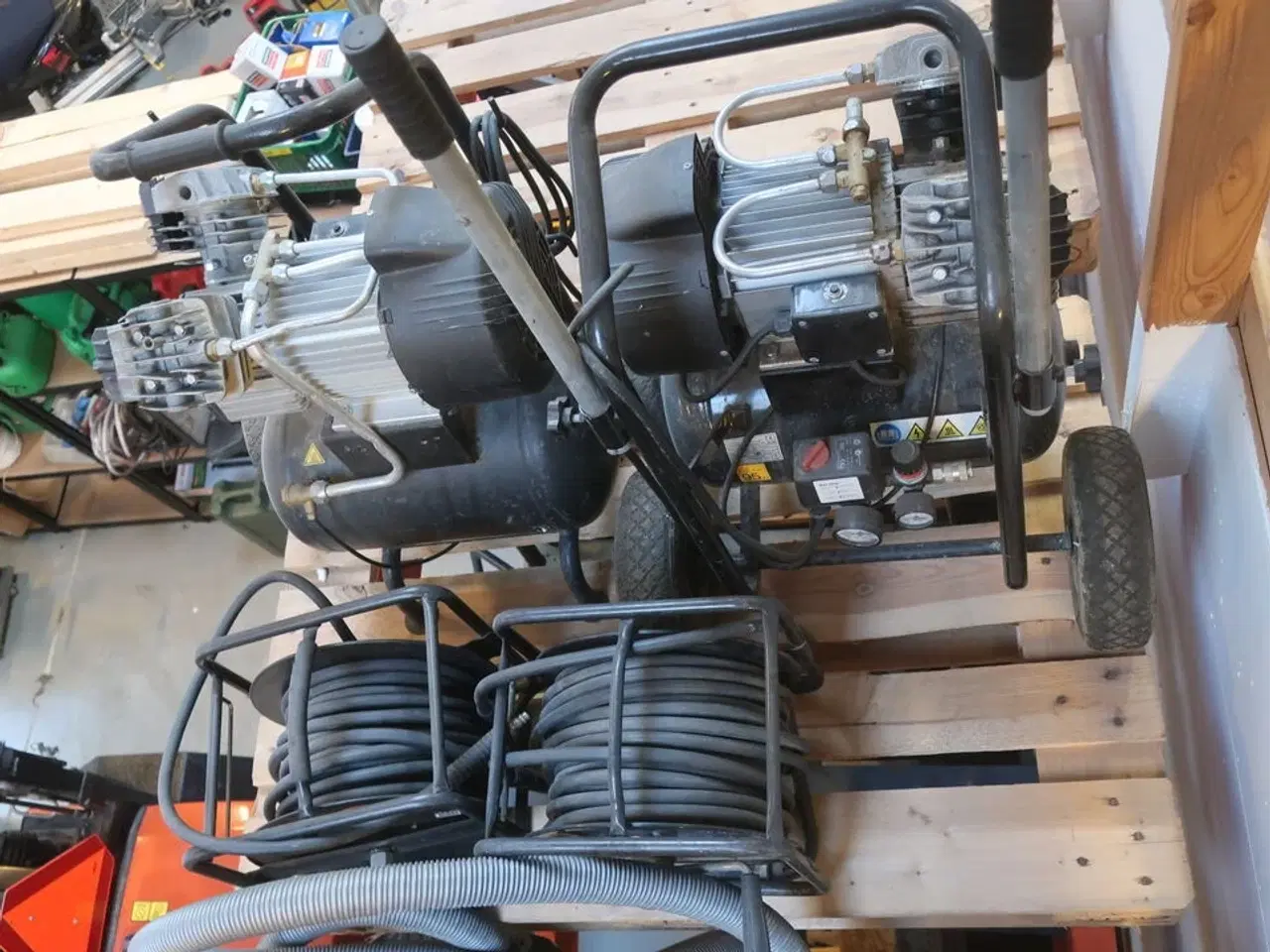 Billede 5 - 2 stk. kompresser og 2 stk. slangeopruller