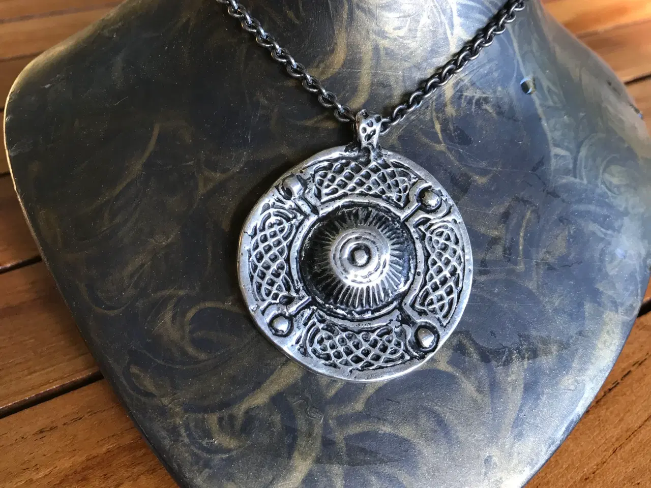 Billede 2 - Tin smykke efter antik model