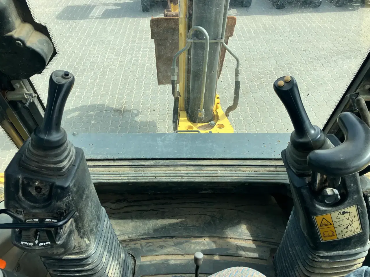 Billede 12 - New Holland LB110B kun 3500 timer