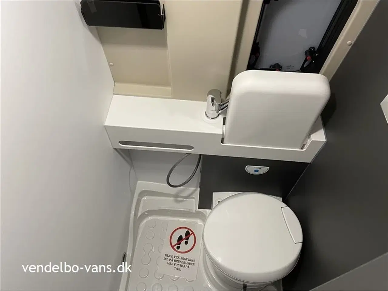 Billede 15 - 2026 - McLouis Menfys Van 1 KUN 541 cm lang - 205 cm bred og 265 cm høj